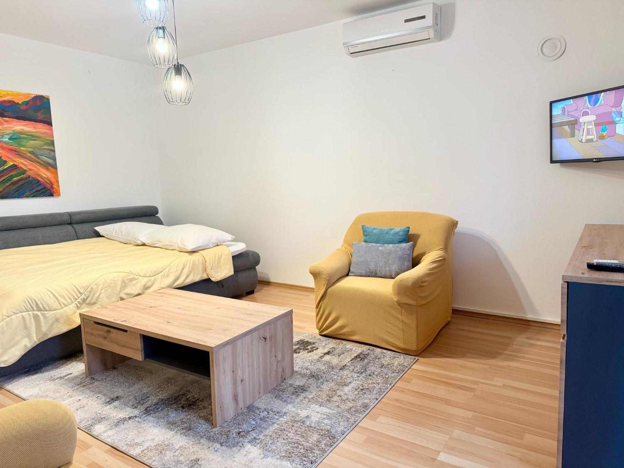 Apartments Nives ポレッチ エクステリア 写真