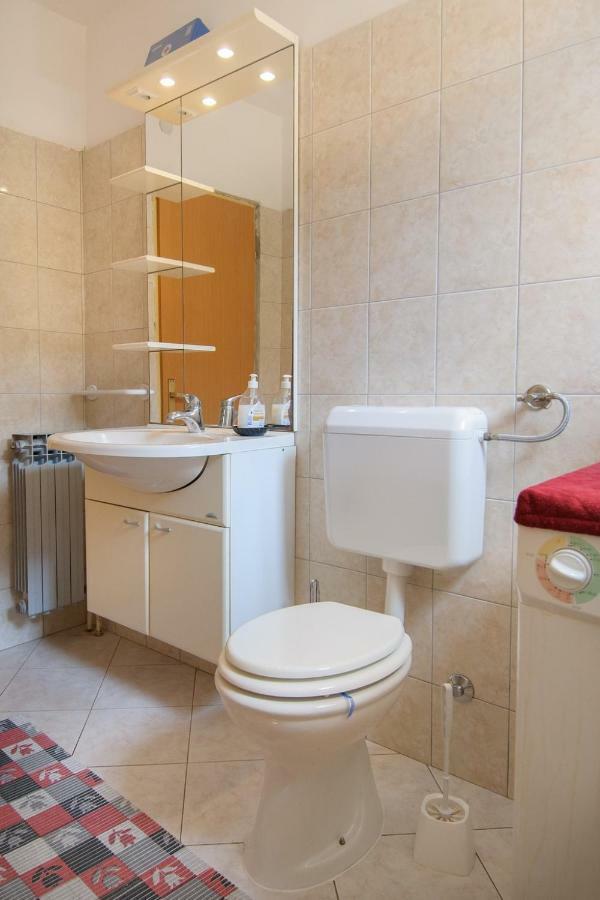 Apartments Nives ポレッチ エクステリア 写真