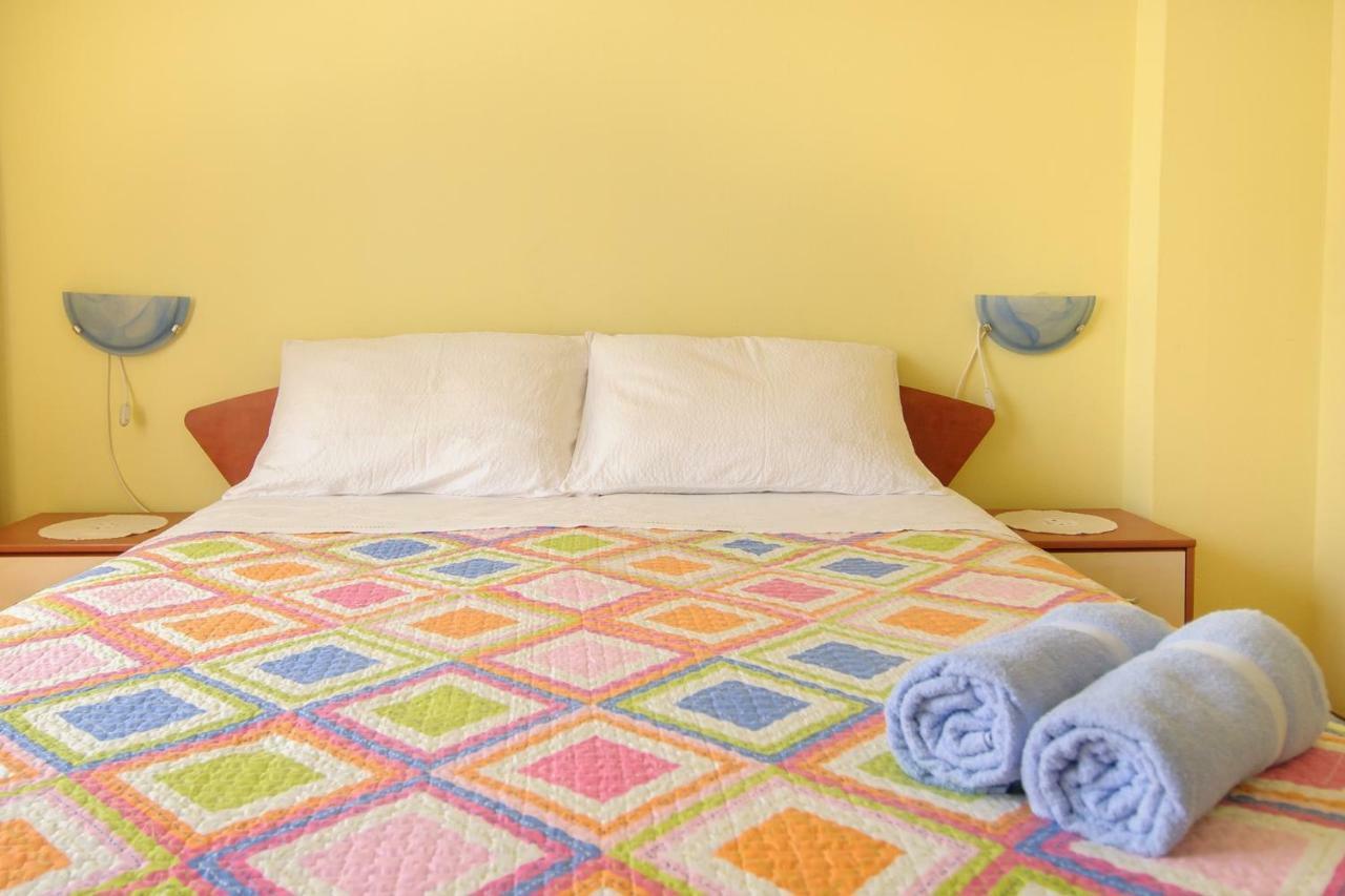 Apartments Nives ポレッチ エクステリア 写真