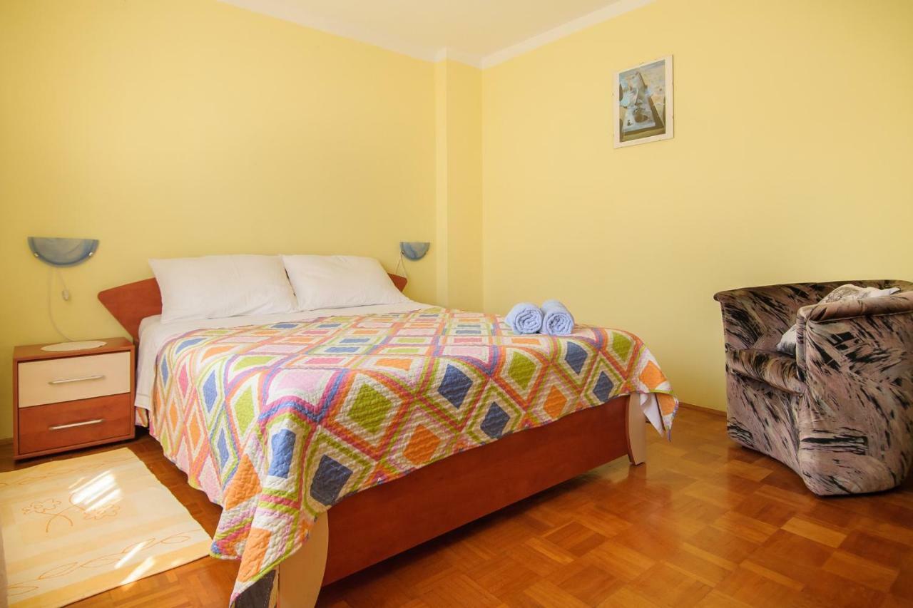 Apartments Nives ポレッチ エクステリア 写真