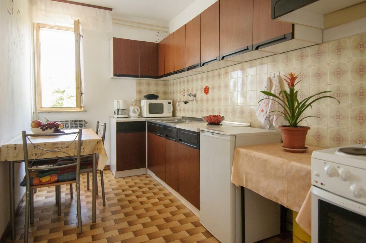 Apartments Nives ポレッチ エクステリア 写真