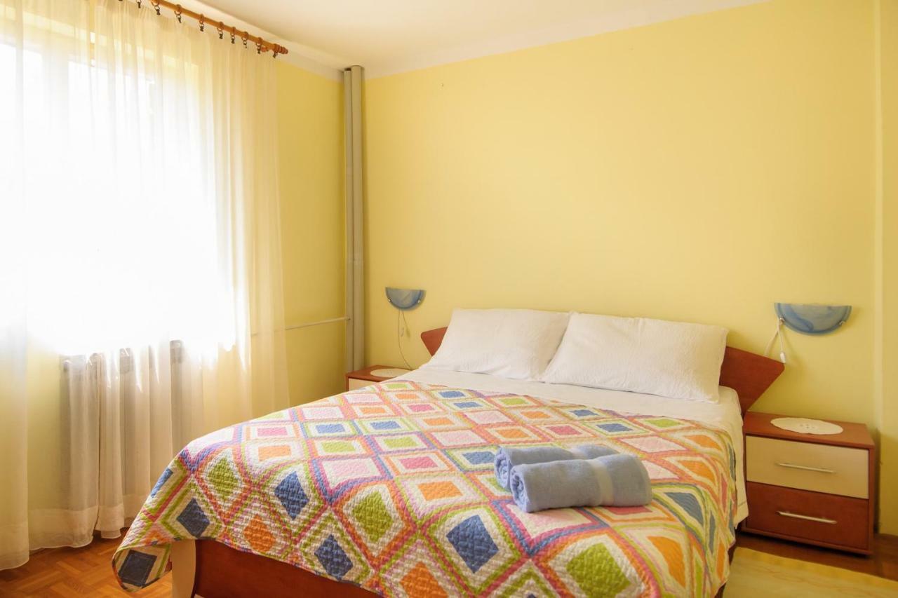 Apartments Nives ポレッチ エクステリア 写真